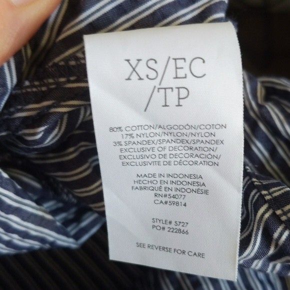 CAbi #5727 lace flutter top XS - navy white - Picture 3 of 5